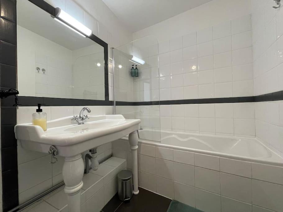 L'Appartement Tomey Avec Parking カルカソンヌ エクステリア 写真