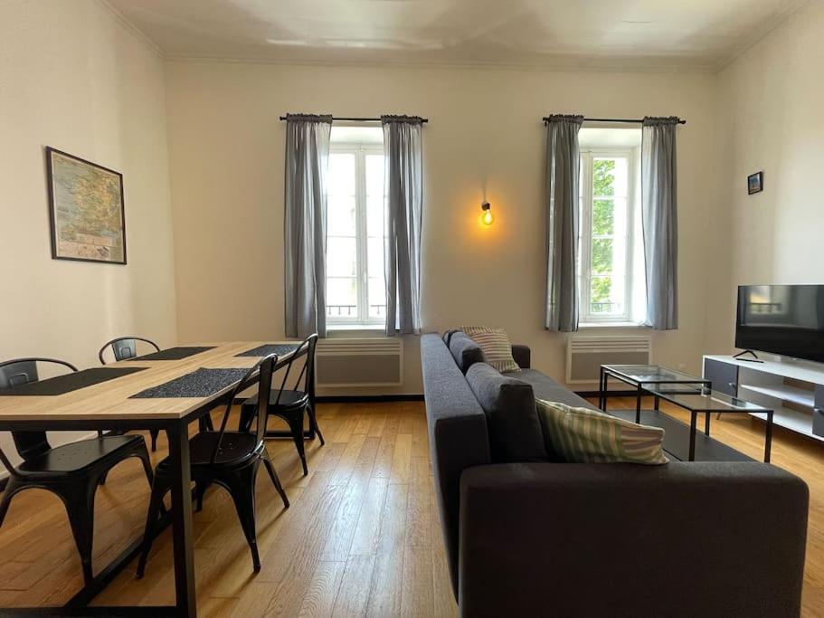 L'Appartement Tomey Avec Parking カルカソンヌ エクステリア 写真